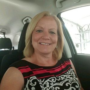 Meet your Posher, Suzanne